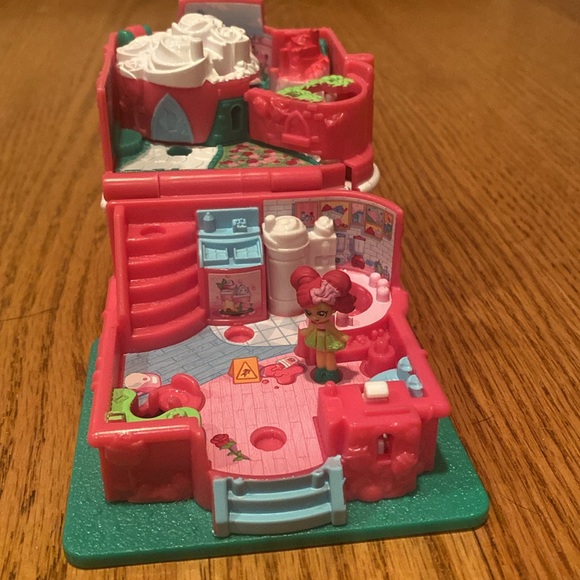 Tiny doll playhouse - Picture 4 of 9